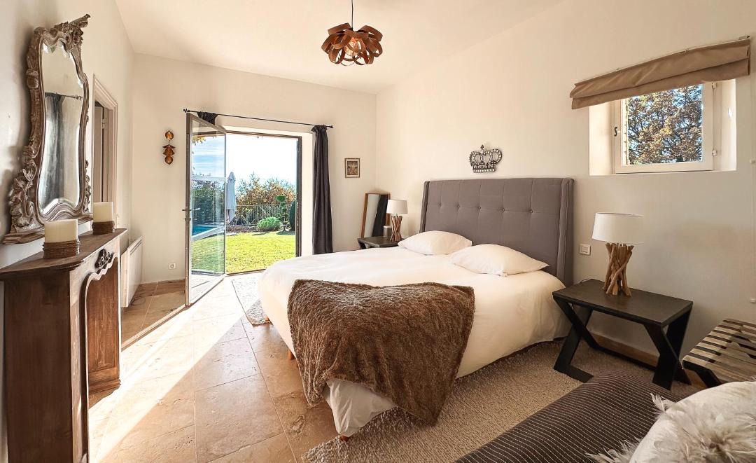 Photo of Bedroom in Murs