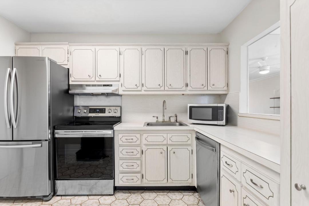 Photo of Kitchen in Bay Harbor Islands