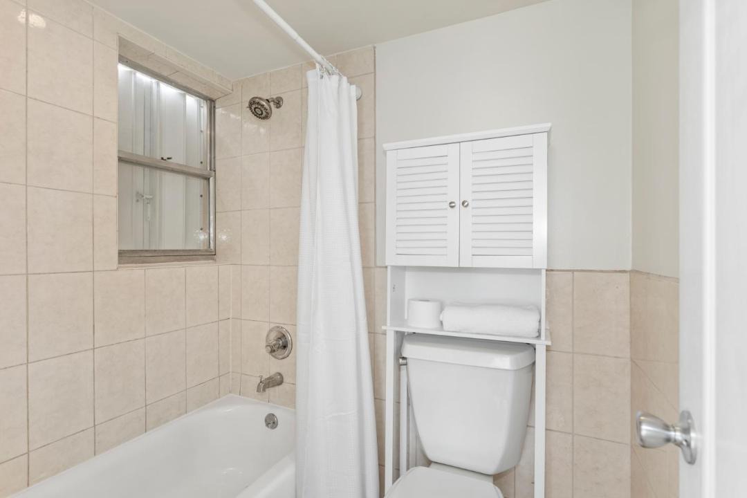 Photo of Bathroom in Bay Harbor Islands