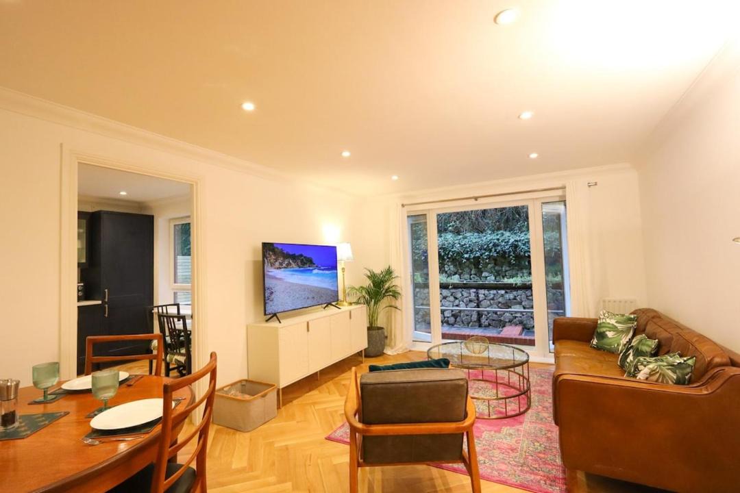 Photo of Livingroom in Westbourne