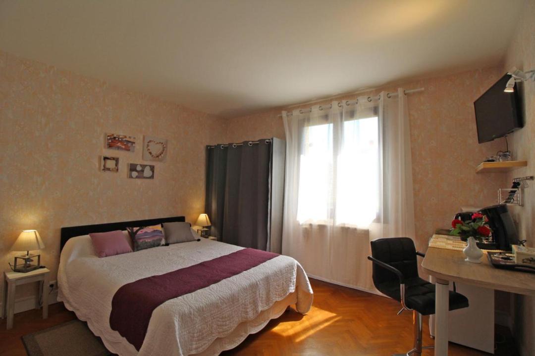 Photo of Bedroom in Saint-Leonard-de-Noblat