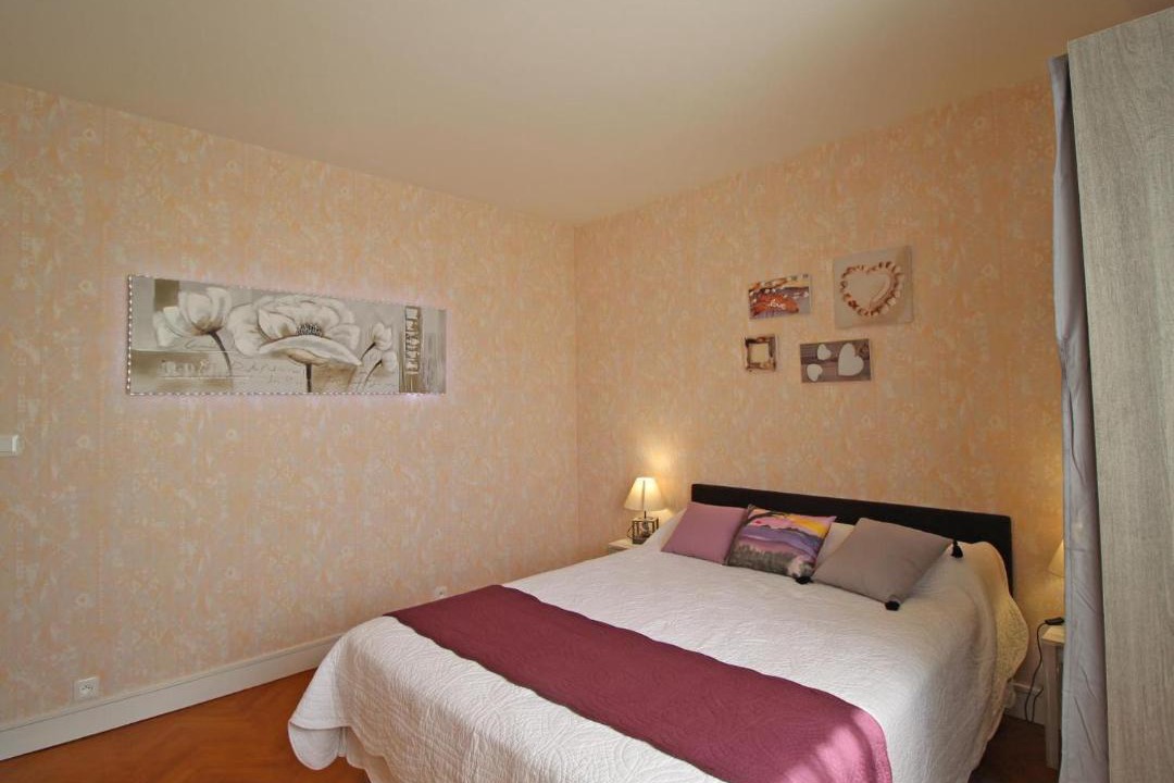 Photo of Bedroom in Saint-Leonard-de-Noblat