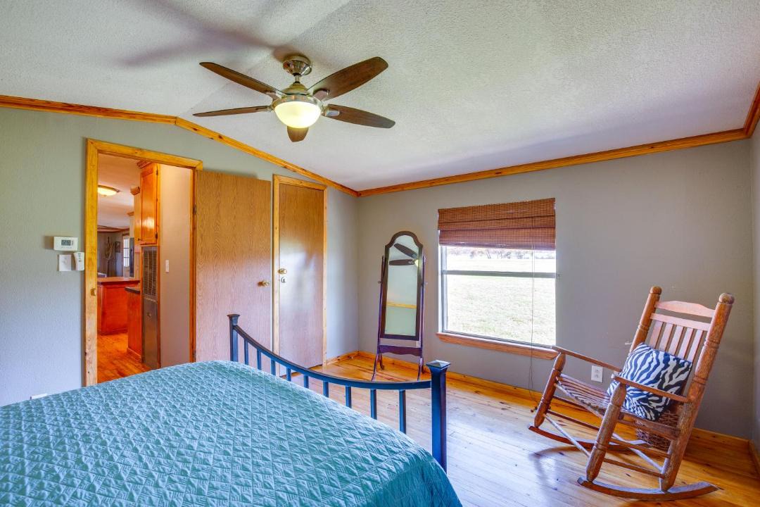 Photo of Bedroom in Quinlan