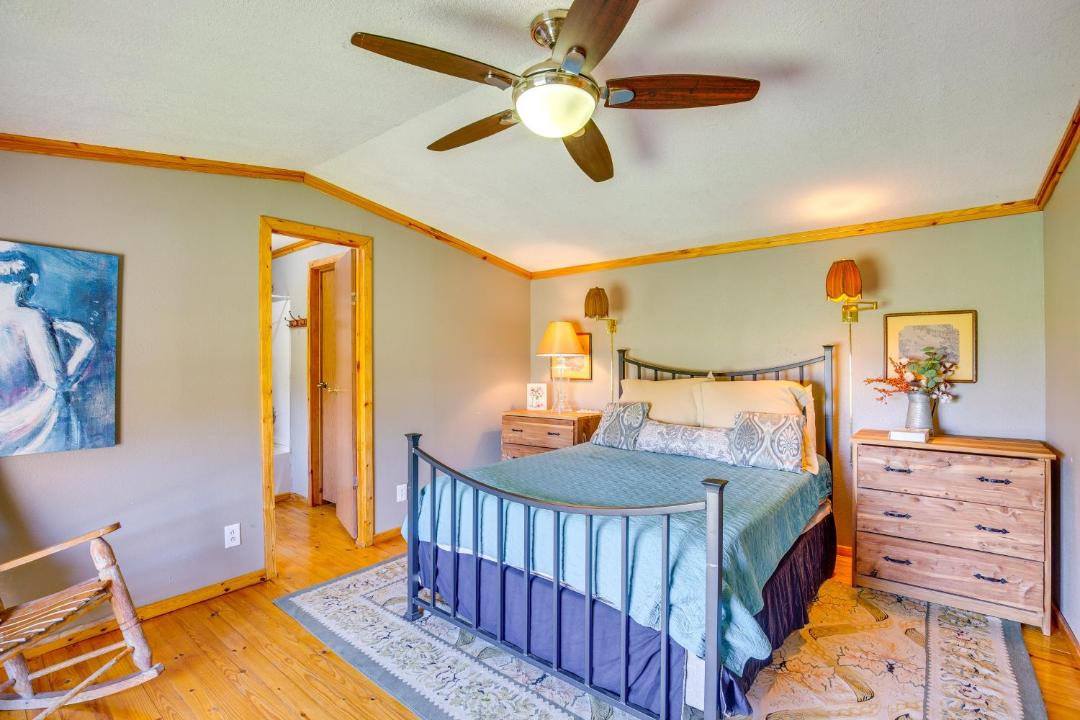 Photo of Bedroom in Quinlan