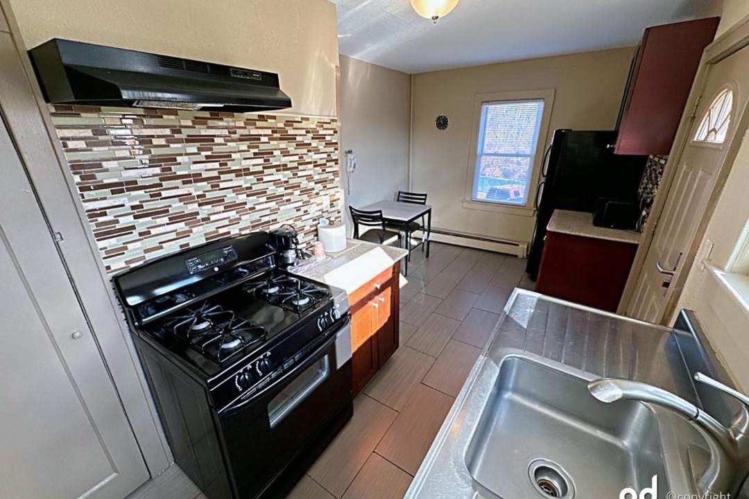 Photo of Kitchen in Three Bridges