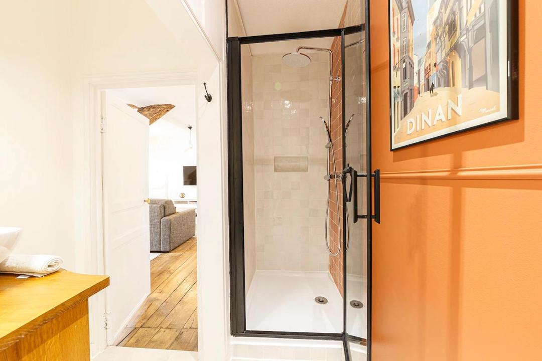 Photo of Bathroom in Dinan