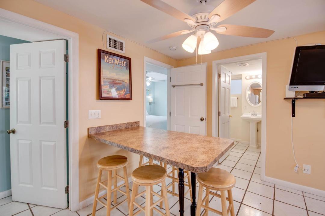 Photo of Others in Uptown - Upper Duval