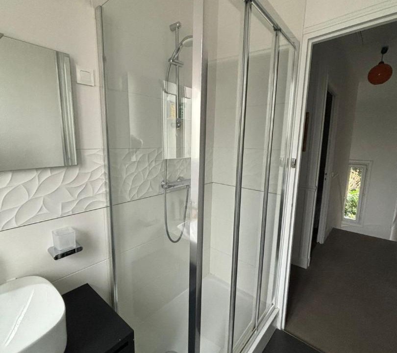 Photo of Bathroom in Arcueil