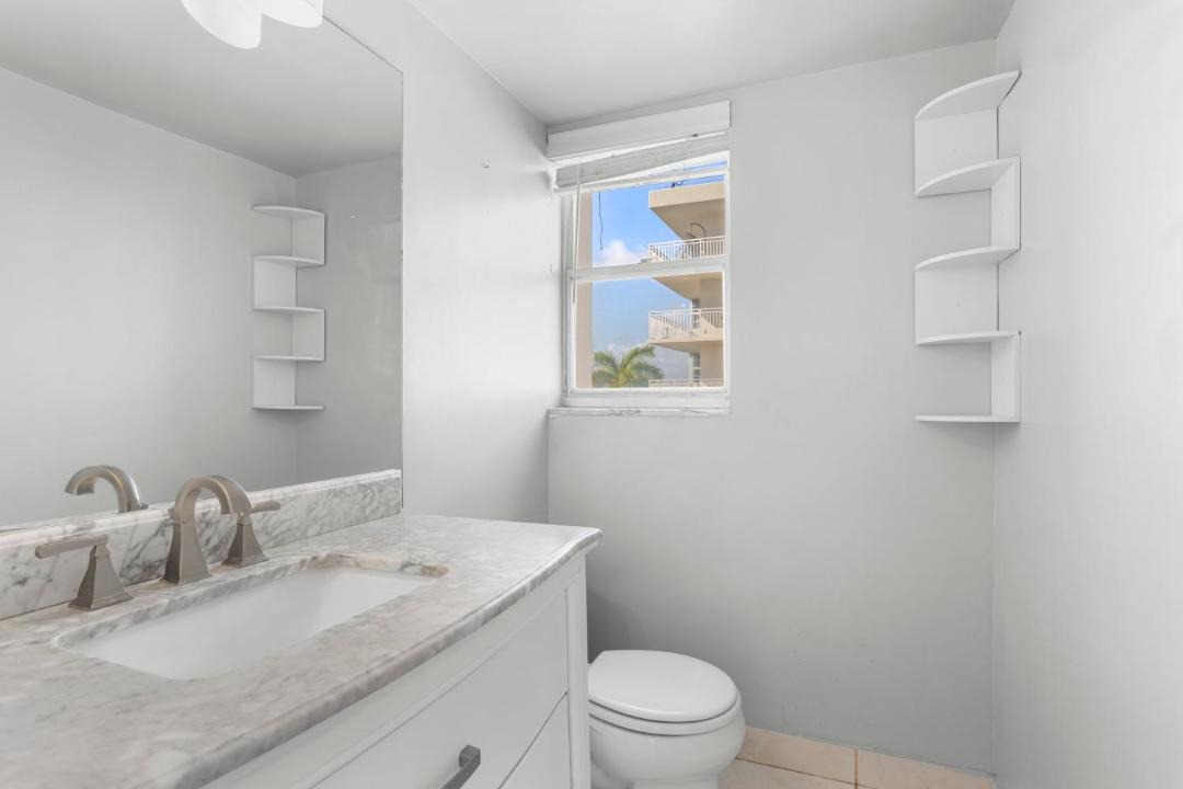 Photo of Bathroom in Bay Harbor Islands
