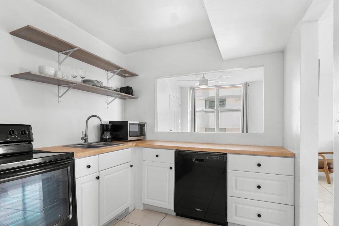 Photo of Kitchen in Bay Harbor Islands