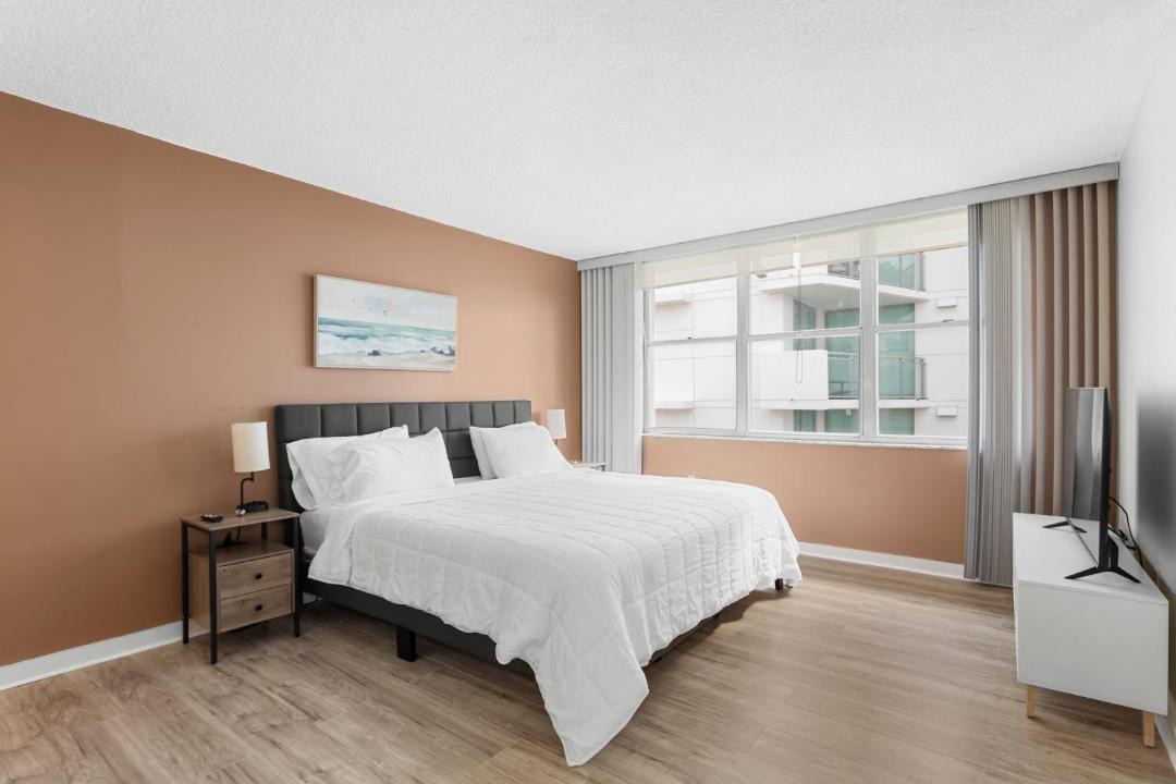 Photo of Bedroom in Bay Harbor Islands