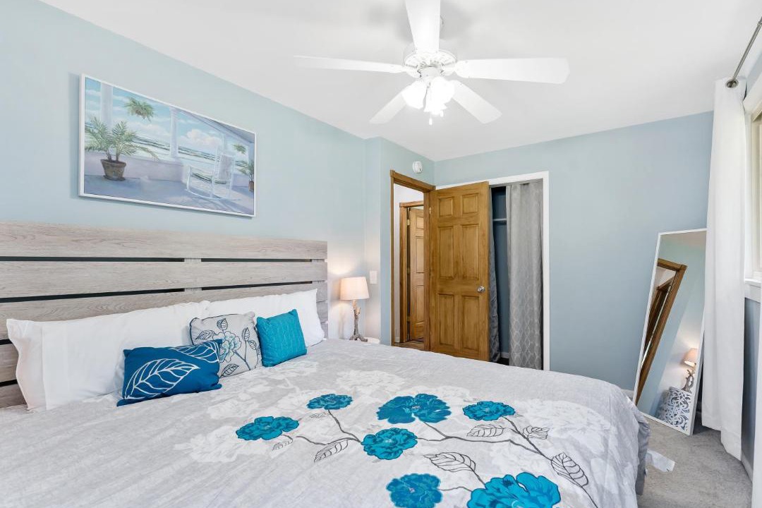 Photo of Bedroom in Norton Shores