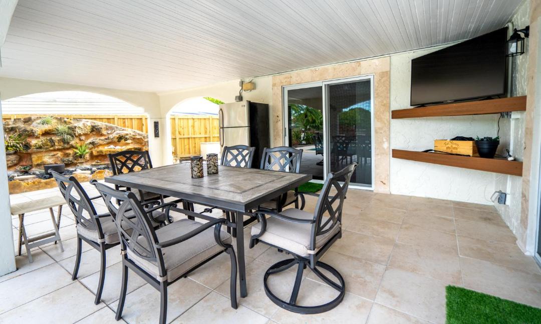 Photo of Patio Balcony in North Central Hollywood