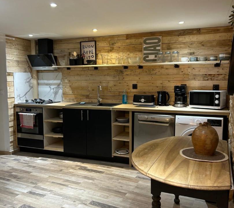 Photo of Kitchen in Paroisse Le Finage