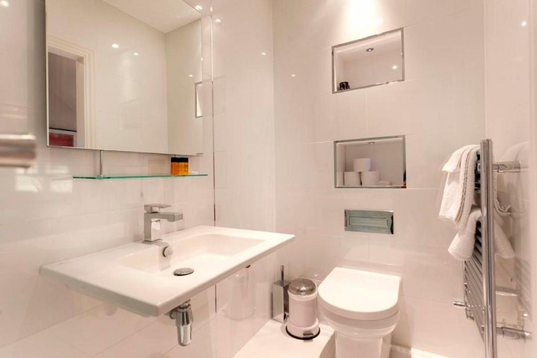 Photo of Bathroom in Castle Donington