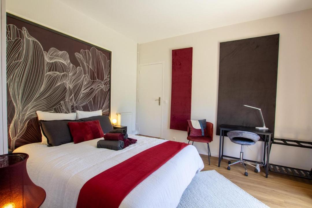 Photo of Bedroom in Saint-Laurent-des-Vignes