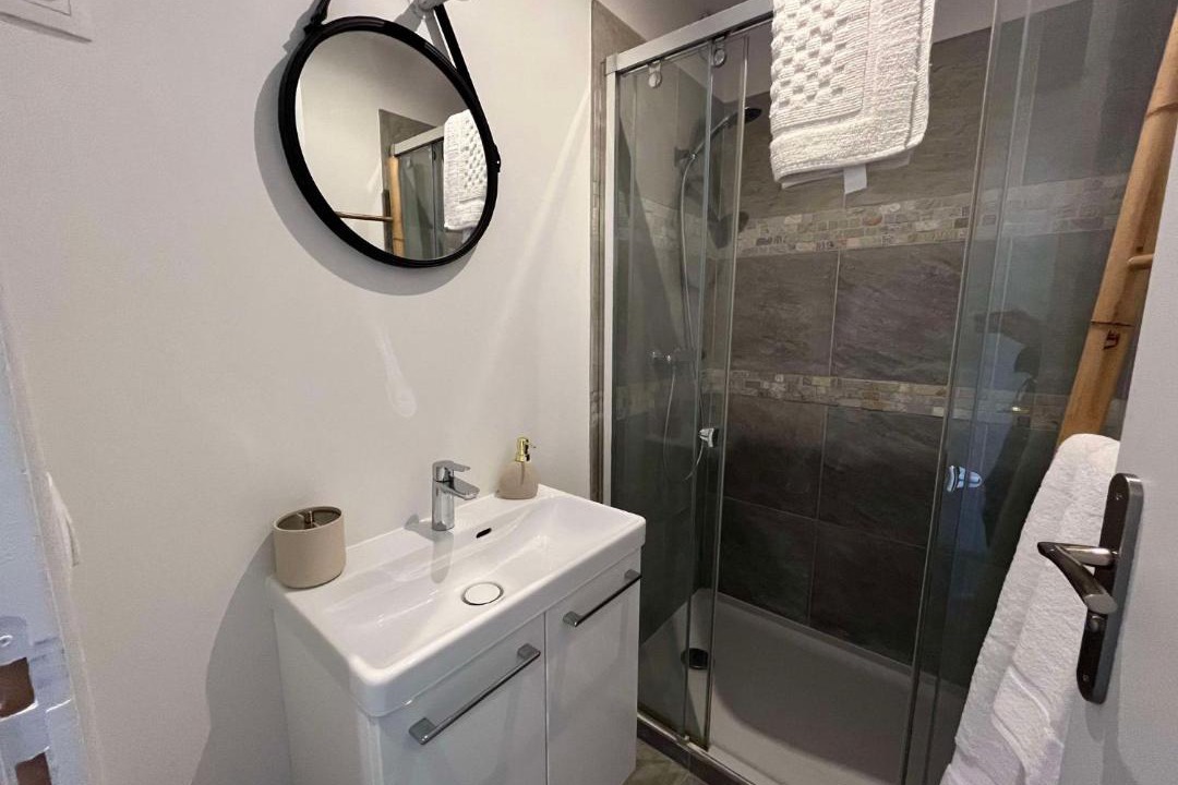 Photo of Bathroom in Royallieu Pompidou