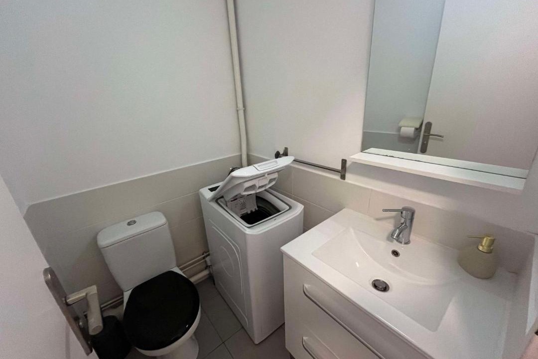 Photo of Bathroom in Royallieu Pompidou