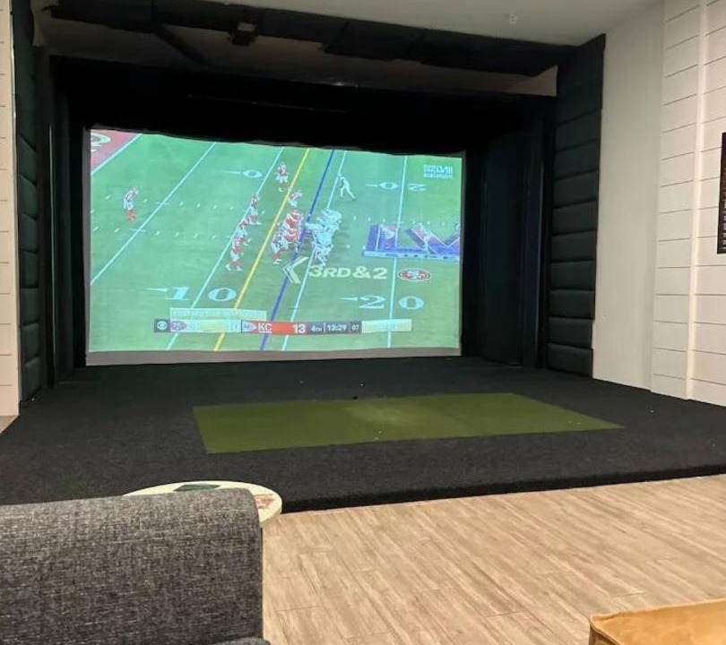 Photo of Livingroom in West Oak Hill