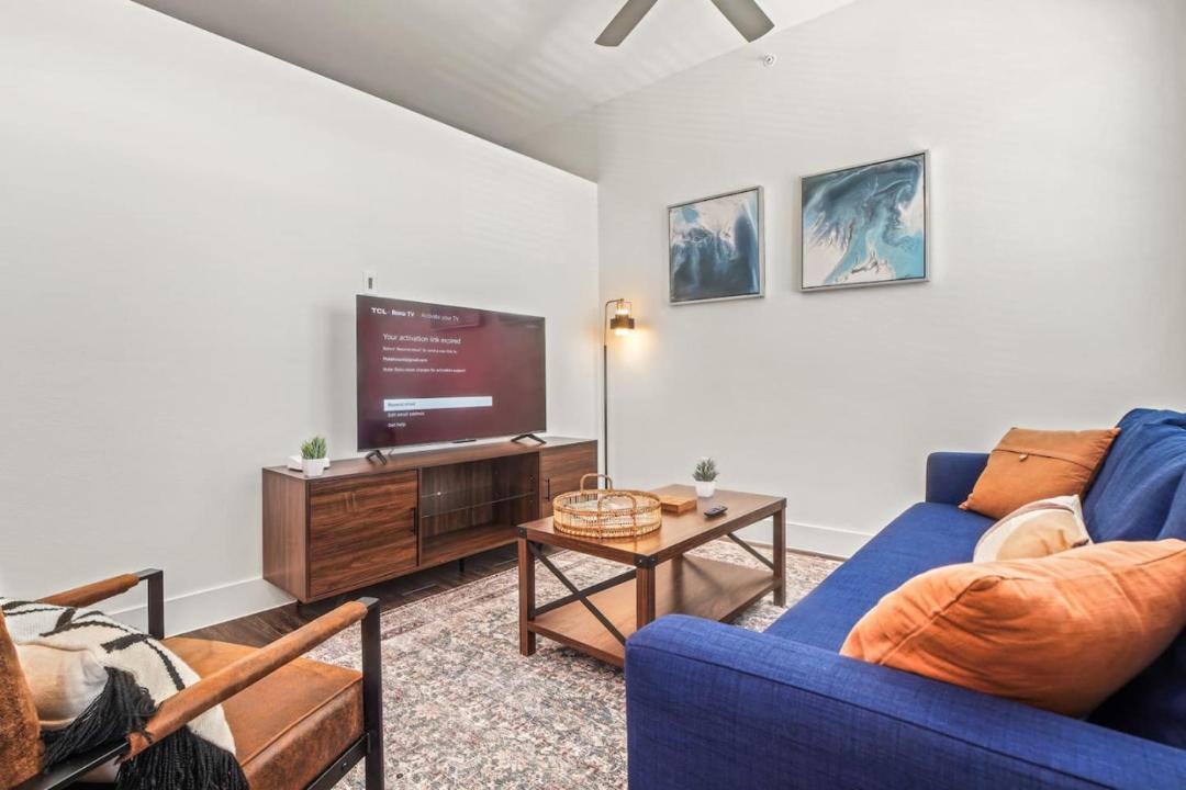 Photo of Livingroom in West Oak Hill