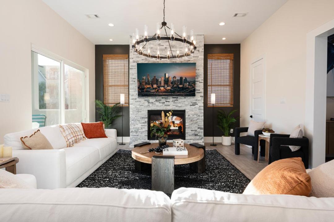 Photo of Livingroom in Washington Ave./ Memorial Park
