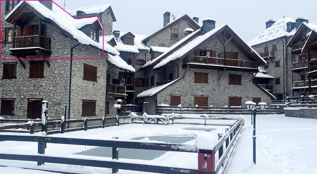 Photo of Others in Linsoles