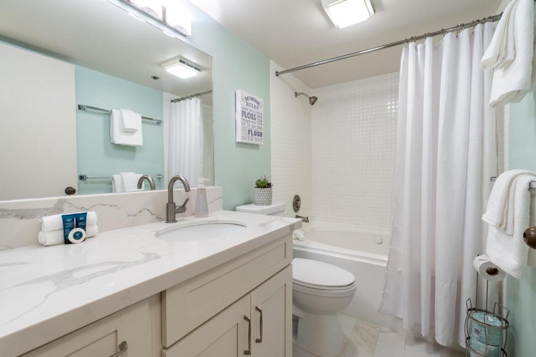 Photo of Bathroom in Downtown Honolulu