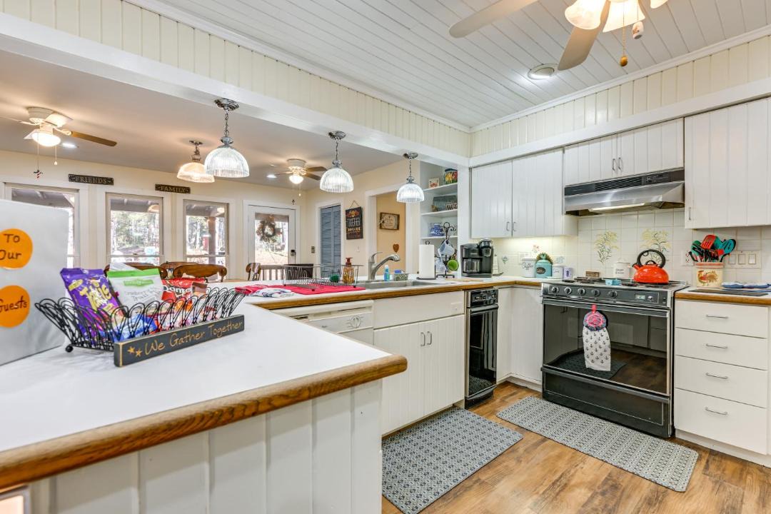 Photo of Kitchen in Pine Mountain Valley