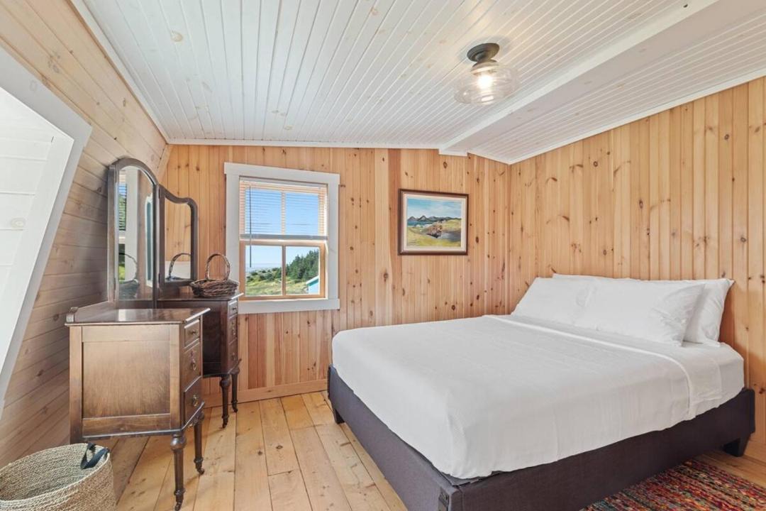 Photo of Bedroom in Grates Cove