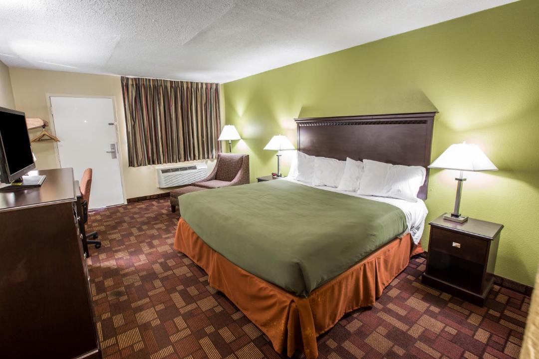 Photo of Bedroom in Asheville