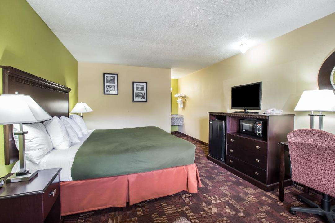 Photo of Bedroom in Asheville