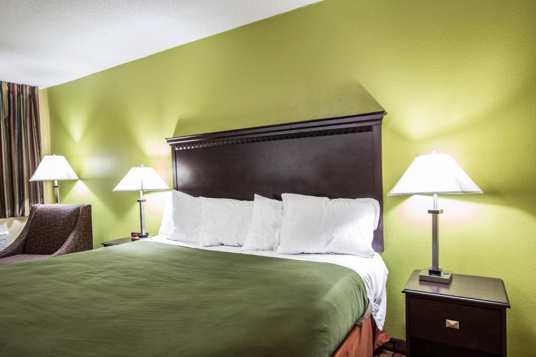 Photo of Bedroom in Asheville