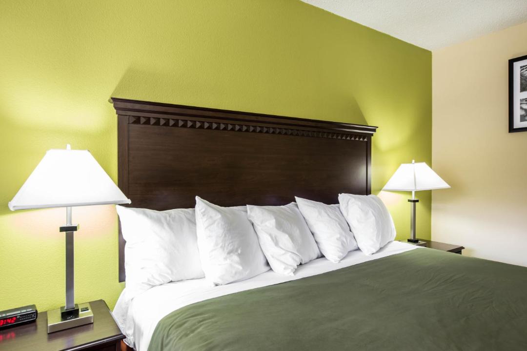 Photo of Bedroom in Asheville