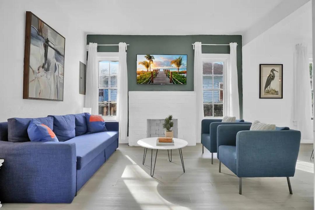 Photo of Livingroom in Northeast Miami