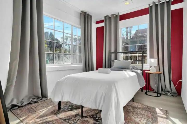 Photo of Bedroom in Northeast Miami