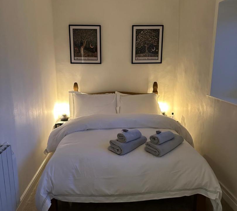 Photo of Bedroom in Fence