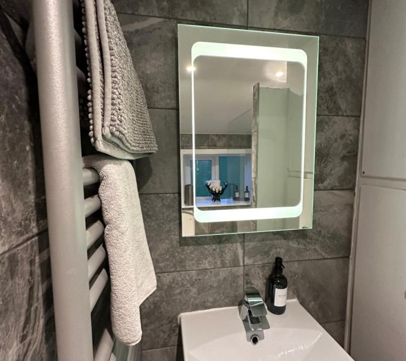 Photo of Bathroom in Fence