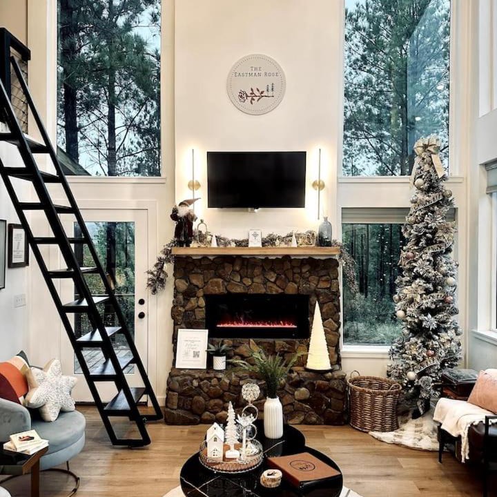 Photo of Livingroom in Pickens
