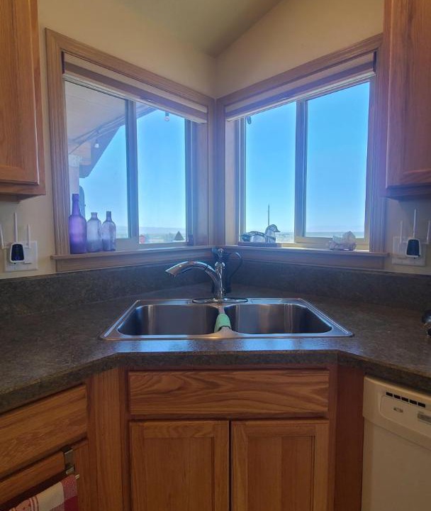 Photo of Kitchen in Summer Lake