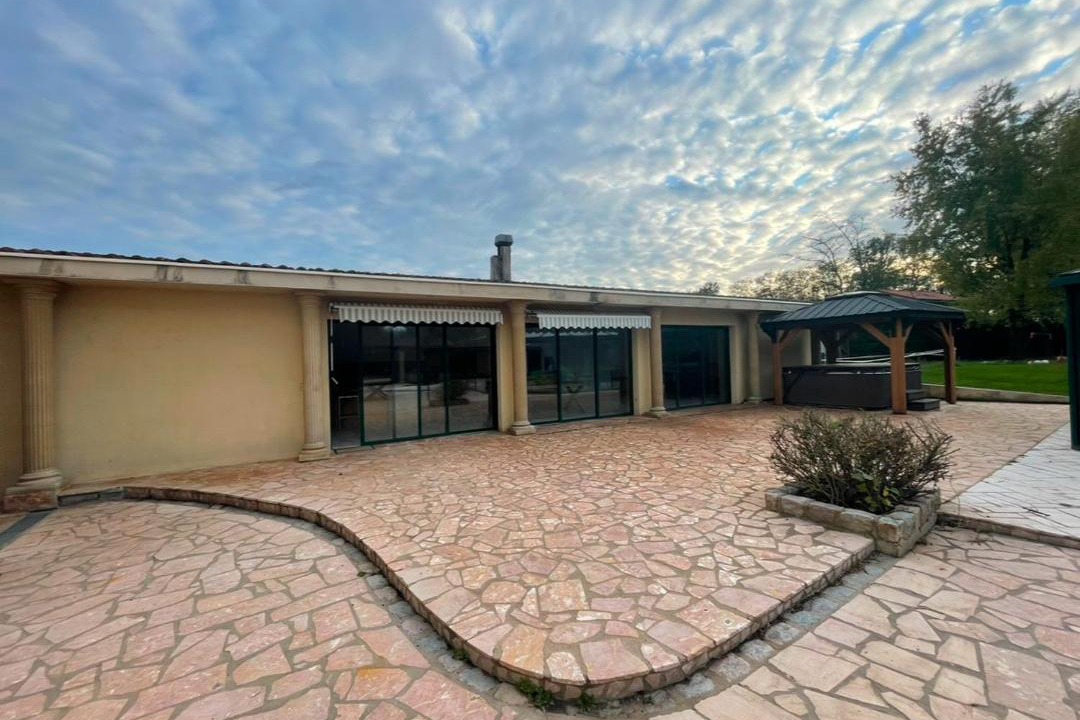 Photo of Others in Mably