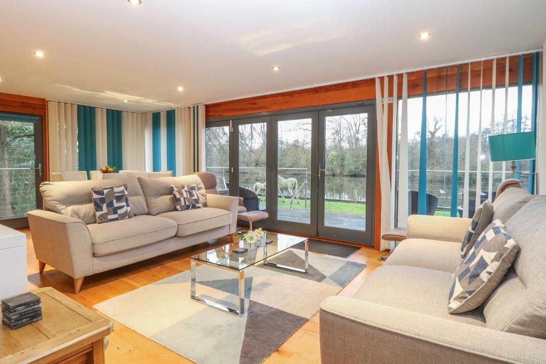 Photo of Others in Horning