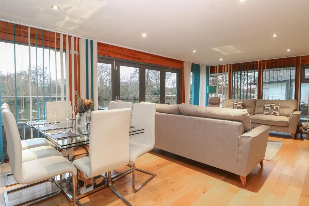 Photo of Others in Horning