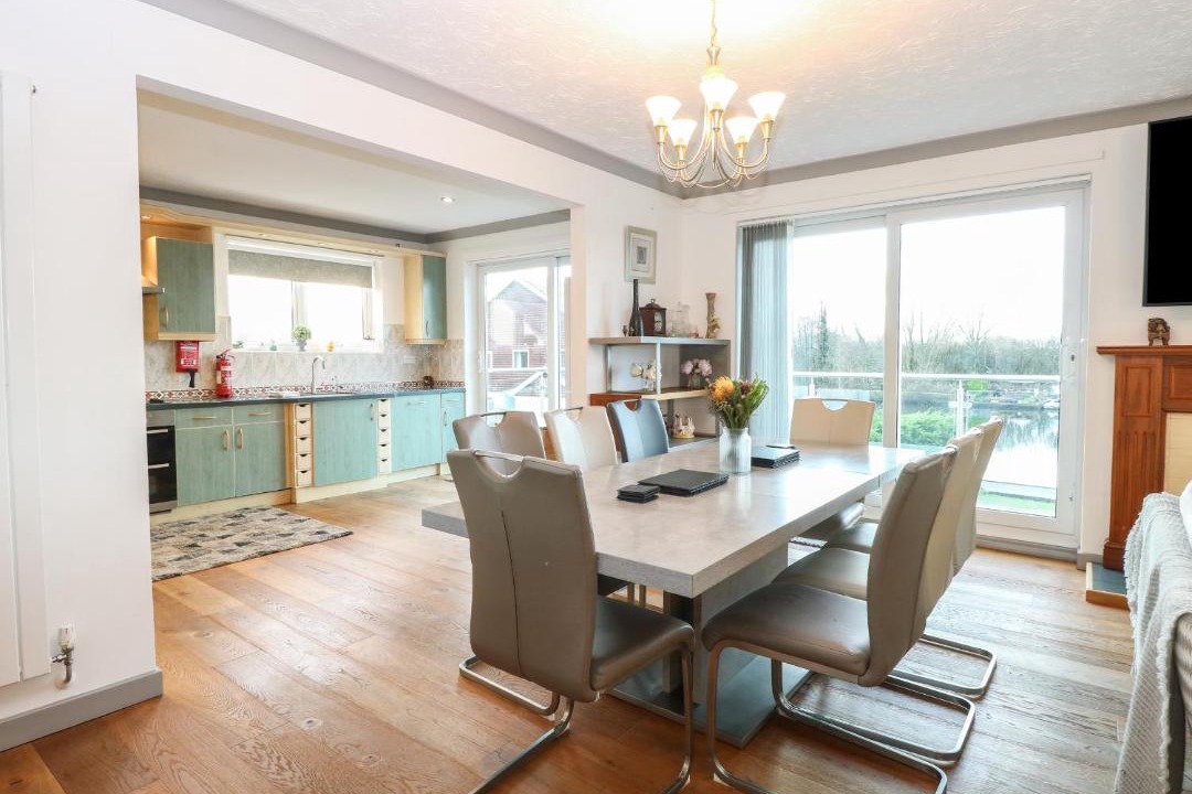 Photo of Others in Horning