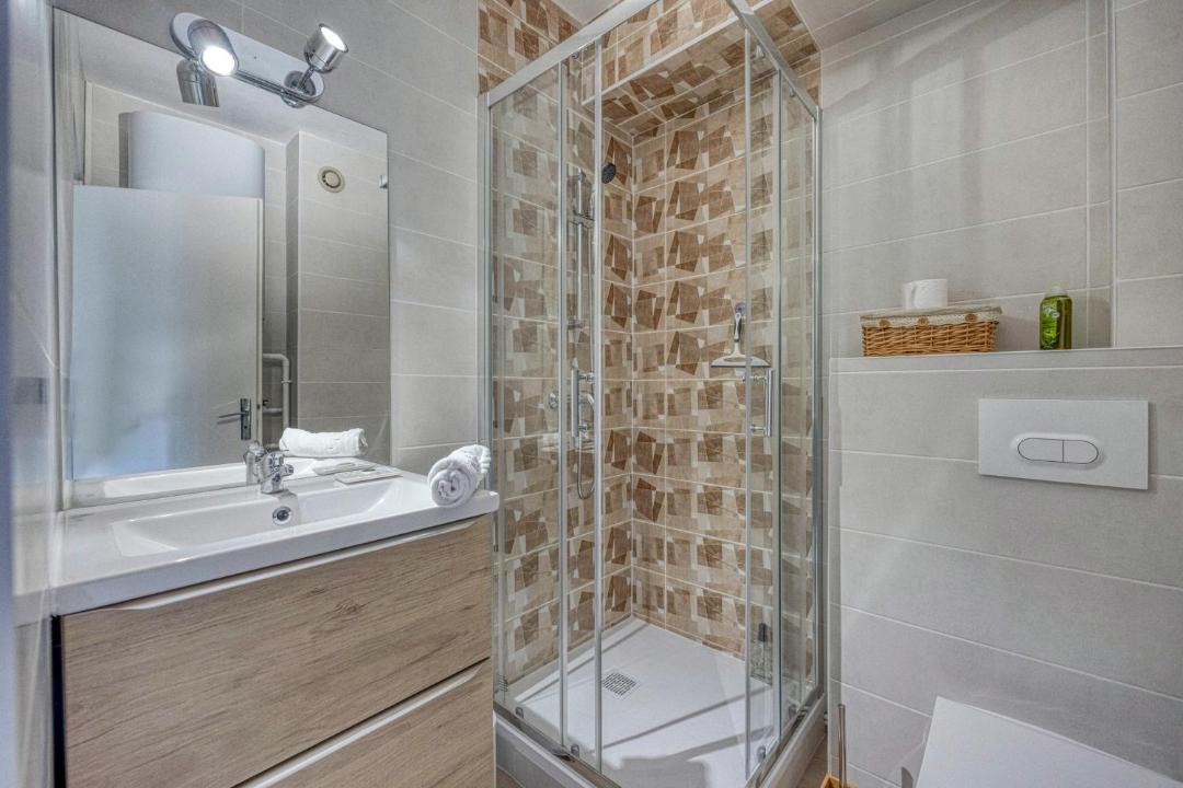 Photo of Bathroom in Quartier Exposition-Bajatiere