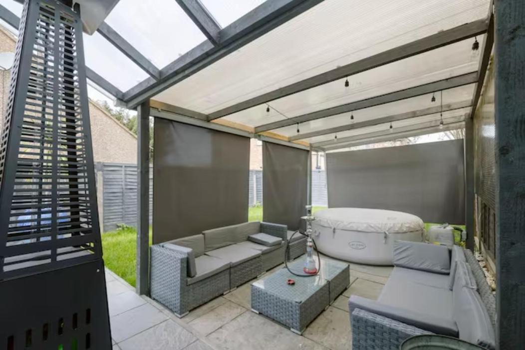 Photo of Others in Uxbridge South