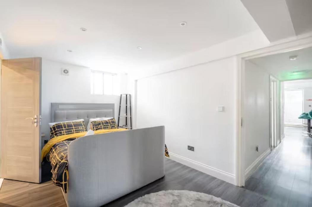 Photo of Others in Uxbridge South