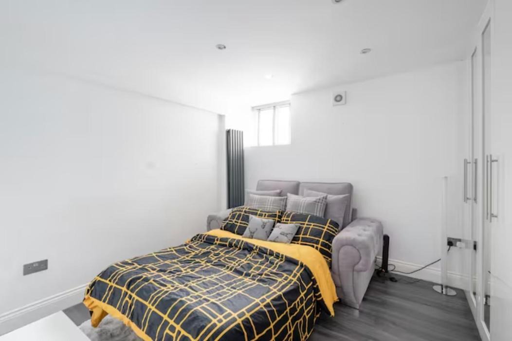 Photo of Bedroom in Uxbridge South