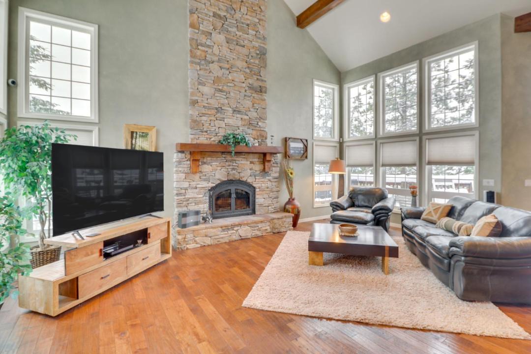 Photo of Livingroom in Eureka