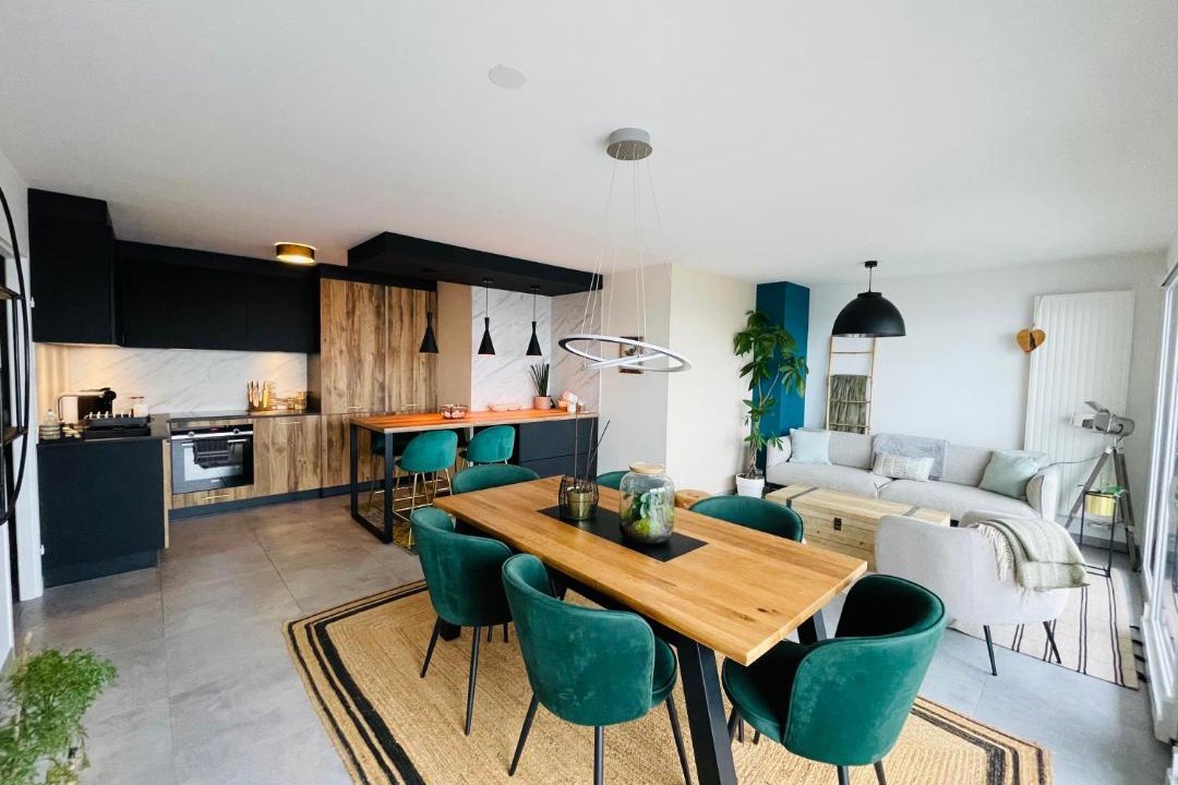 Photo of Others in Publier