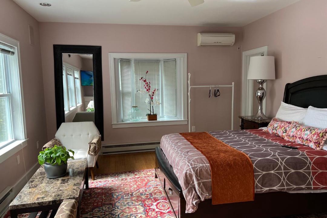 Photo of Bedroom in Quaker Hill